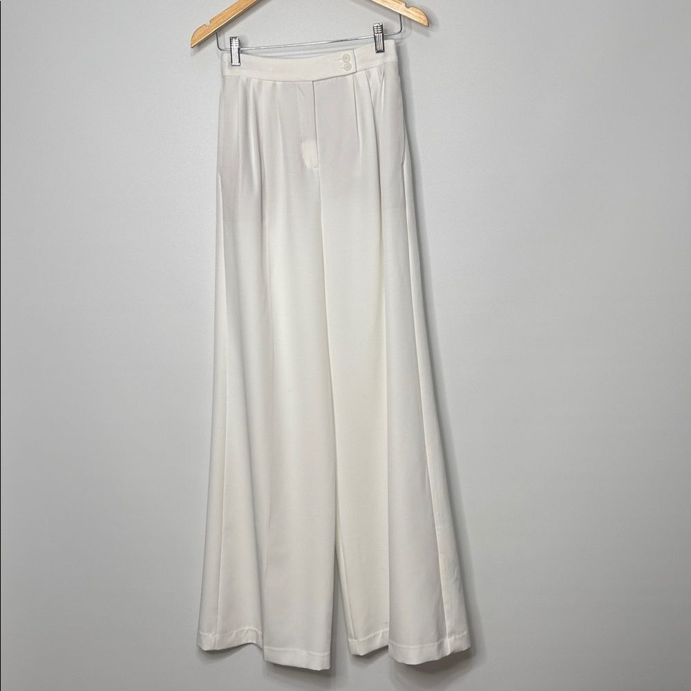 NWT Express White Wide-Leg High Rise Pleated Dress Pants 2L